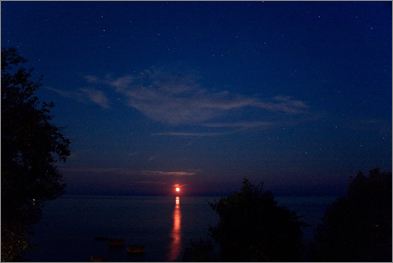 Восход Луны над Черным морем